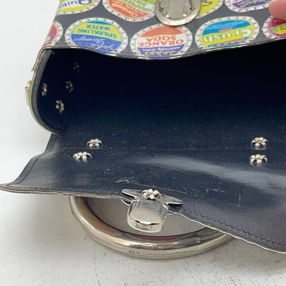 Vintage Soda Cap Designs Handbag Storage Carry Pouch Tuck Lock Buckle Purse - Picture 7 of 10